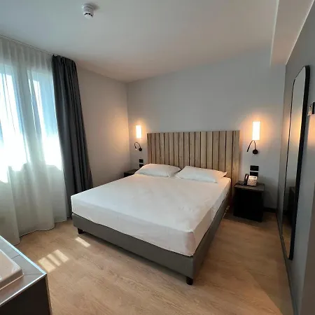 Leonessa Szálloda Brescia